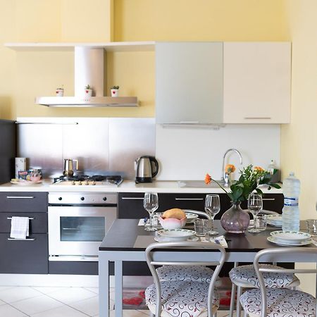 Apartamento Terrazza Baciata Dal Sole Lazise Exterior foto
